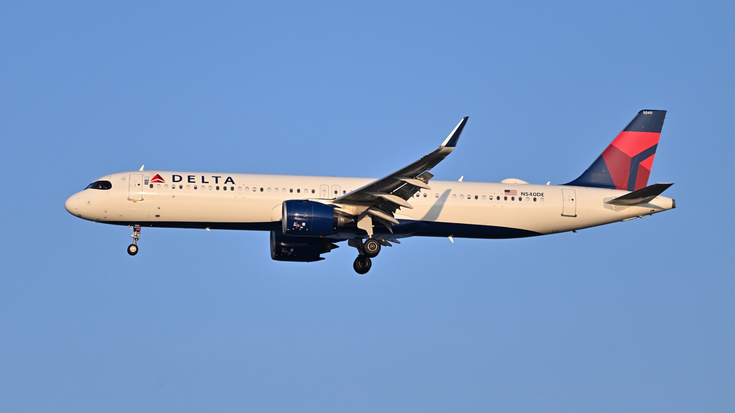Airbus Delivers 57 Jets in August, Needs About 99 a Month to Hit 870