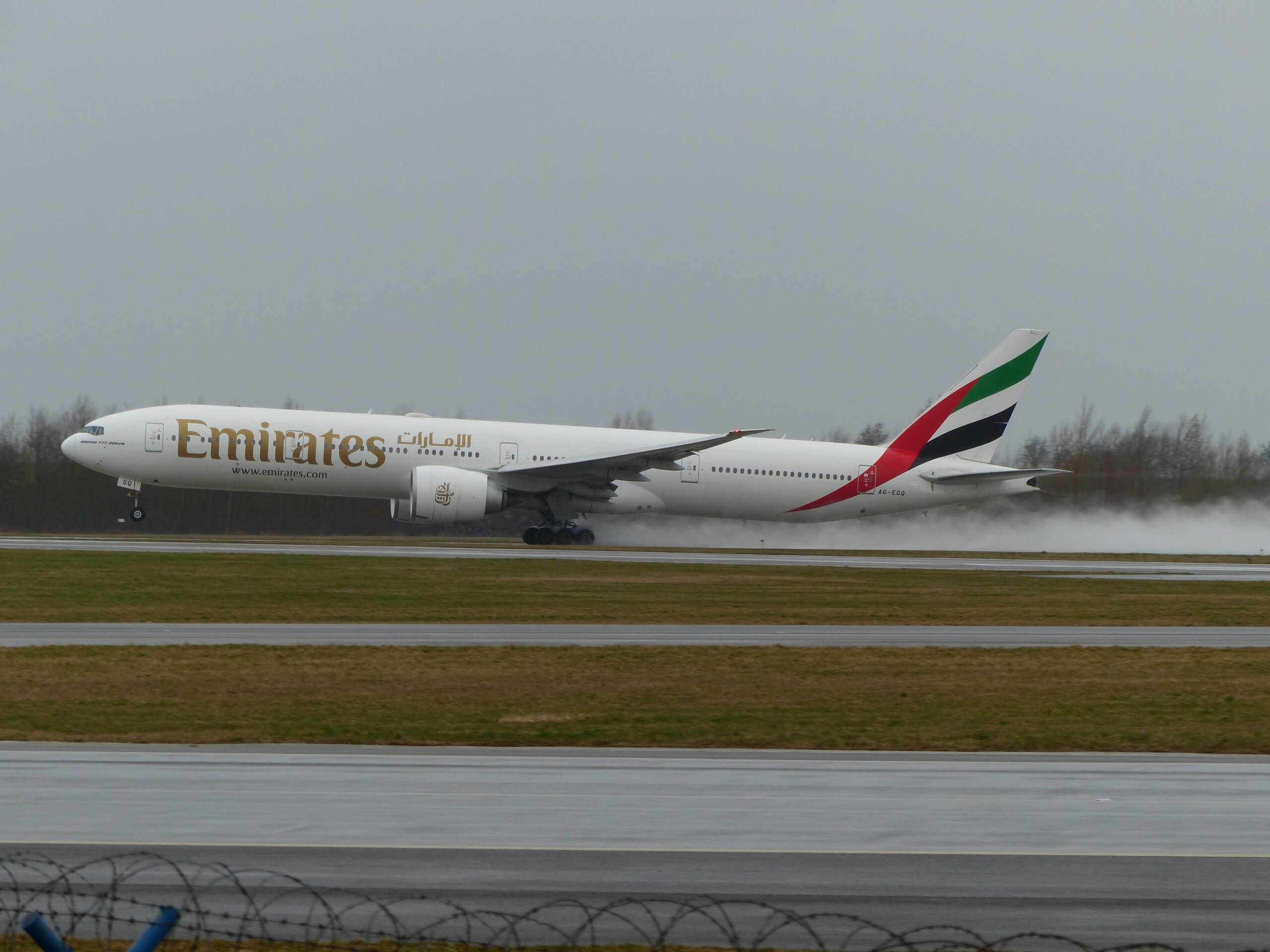FAA Bans Suspect Hydraulic Pump on 777s After Wheel Well Fire