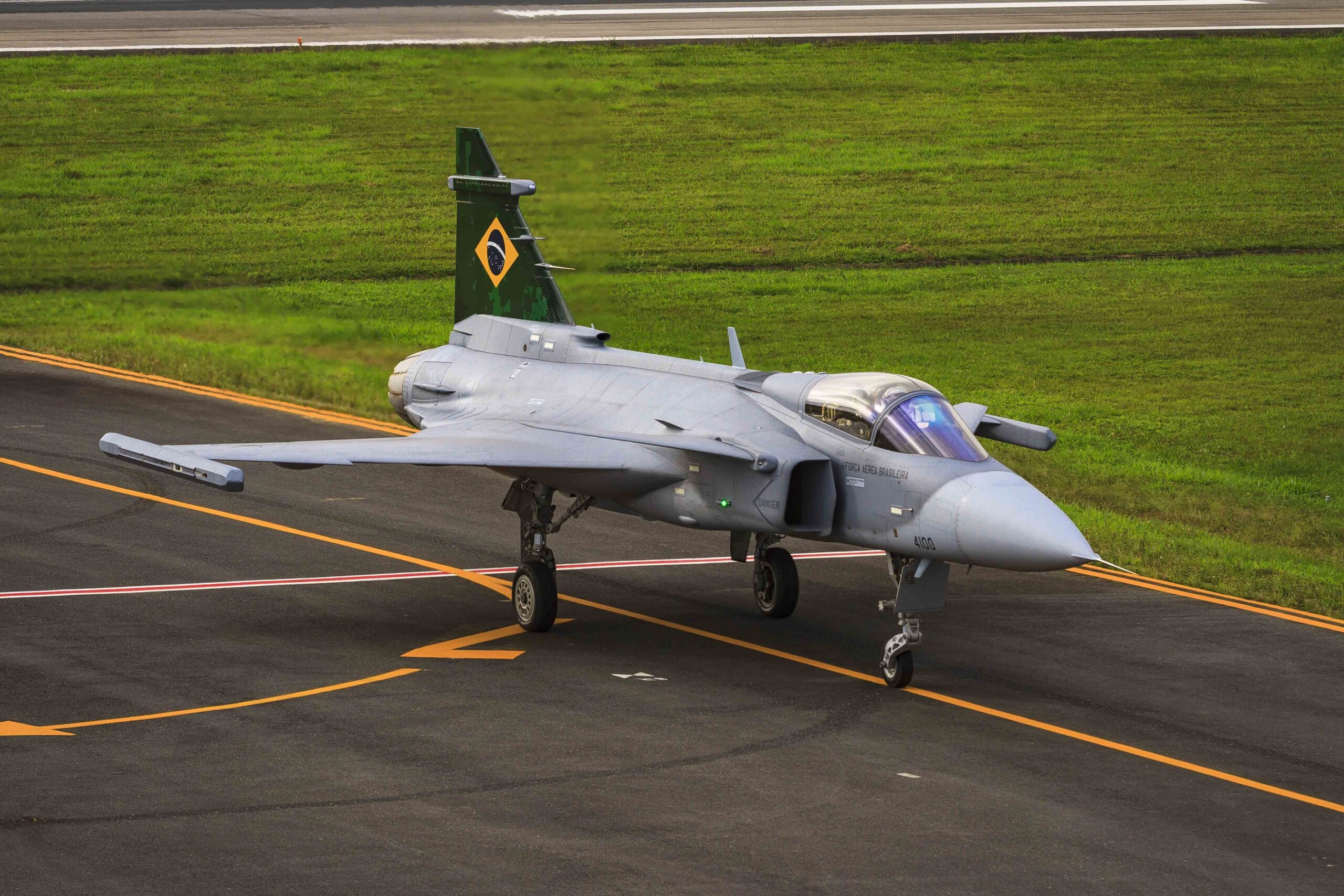 First Embraer-Built Gripen E Makes Maiden Flight in Brazil