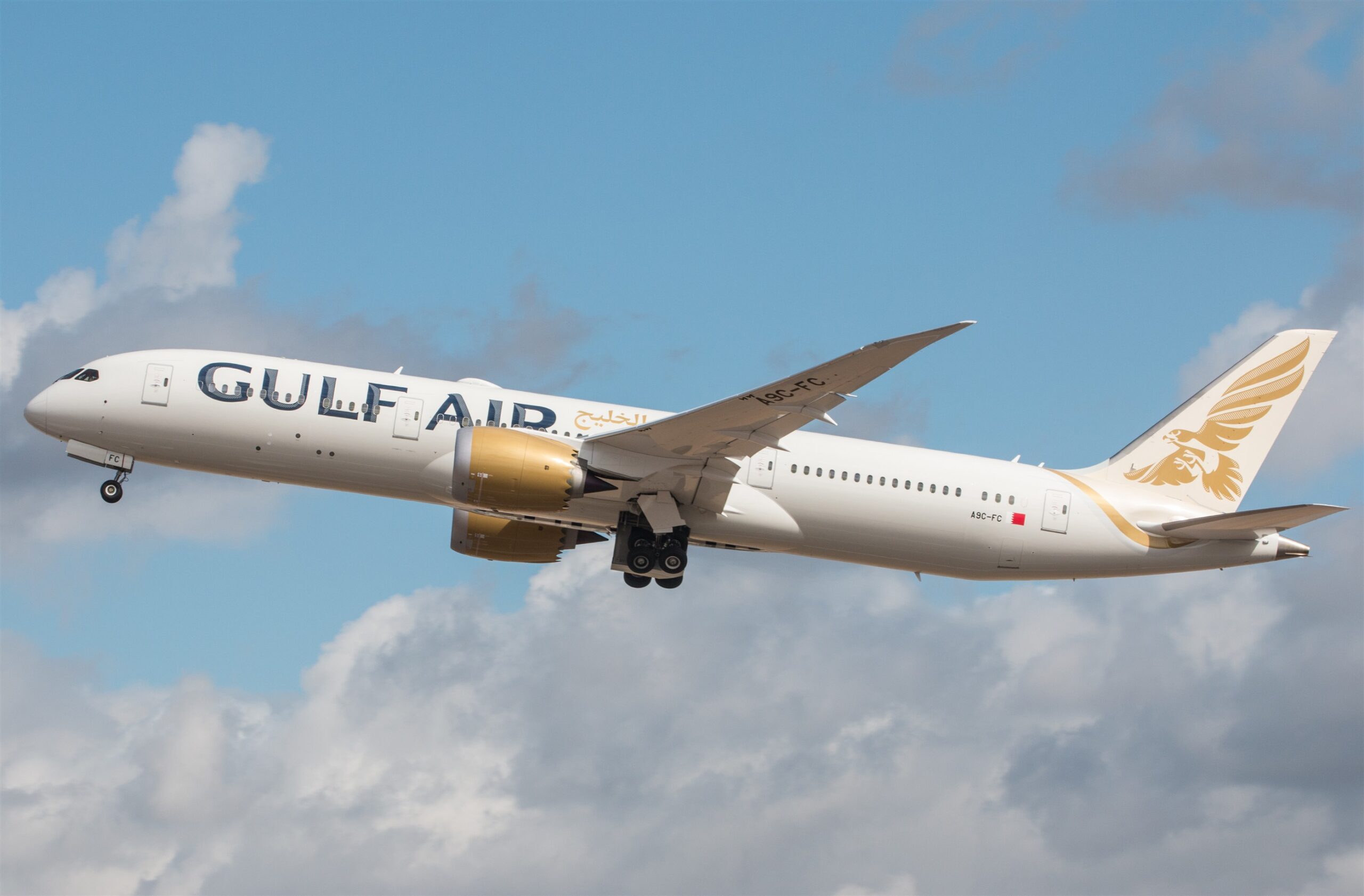 Gulf Air Boeing 787-9 Dreamliner climbing out