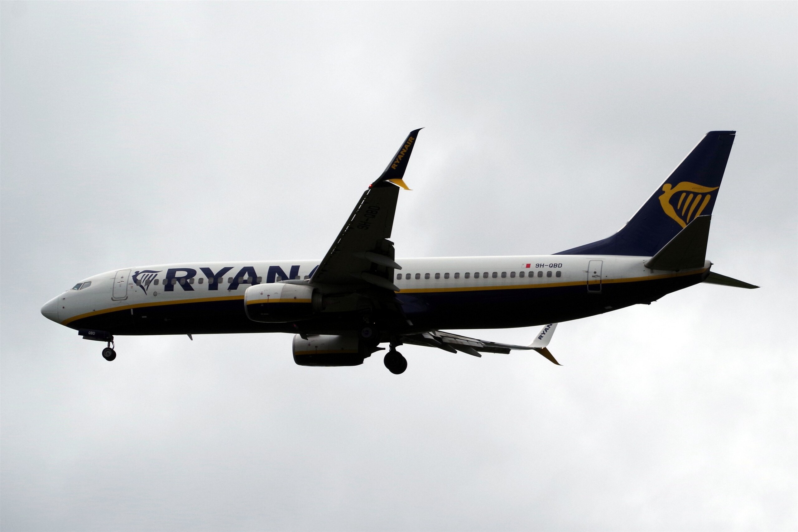 AAIB: 737 Landed With a Third of Reserve Fuel After Storm Amy