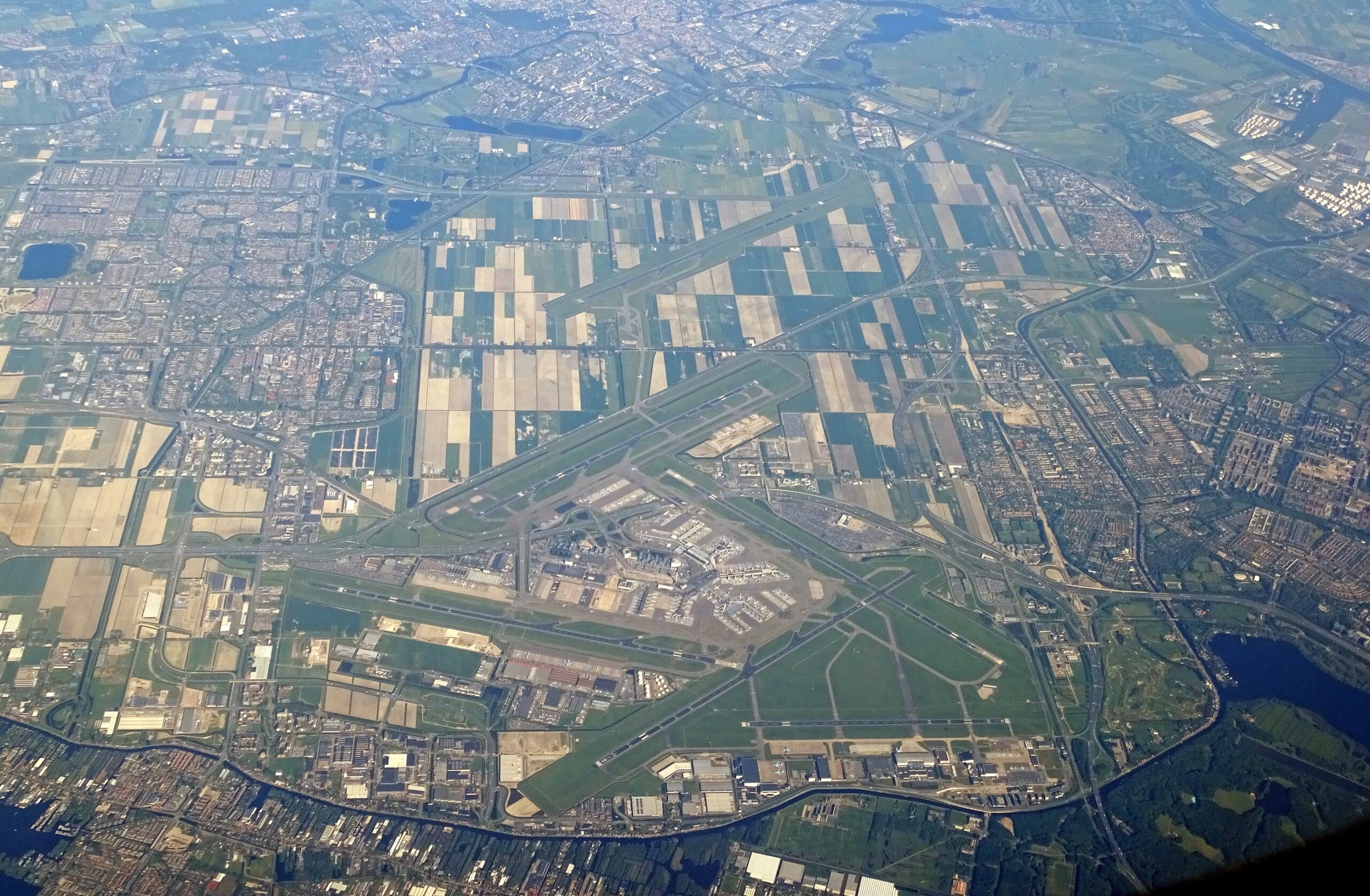 Dutch Parliament Debates New Schiphol Rules With 478,000-Flight Cap