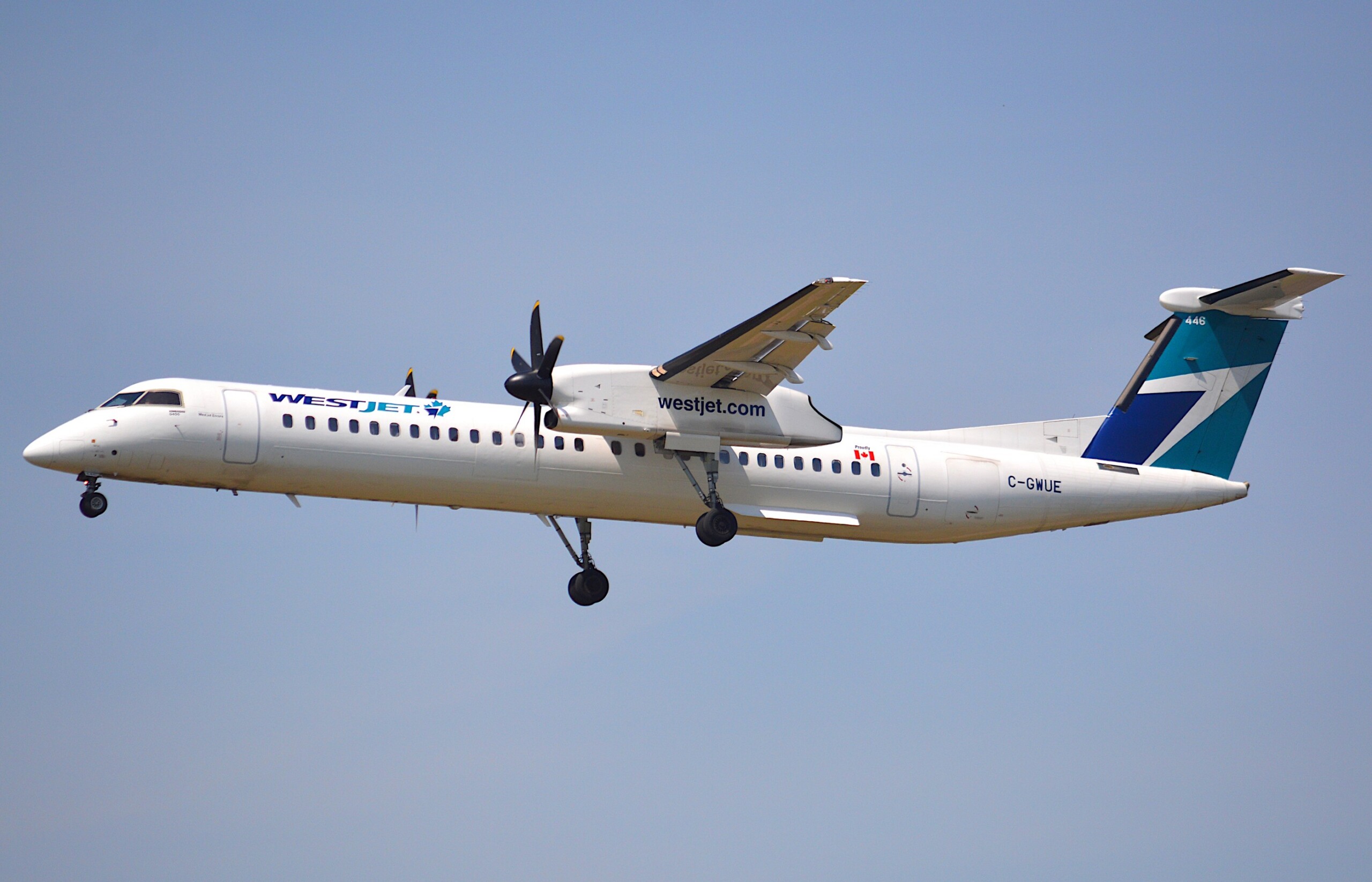 TSB: Fractured Compressor Blade Caused WestJet Encore Q400 Engine Fire
