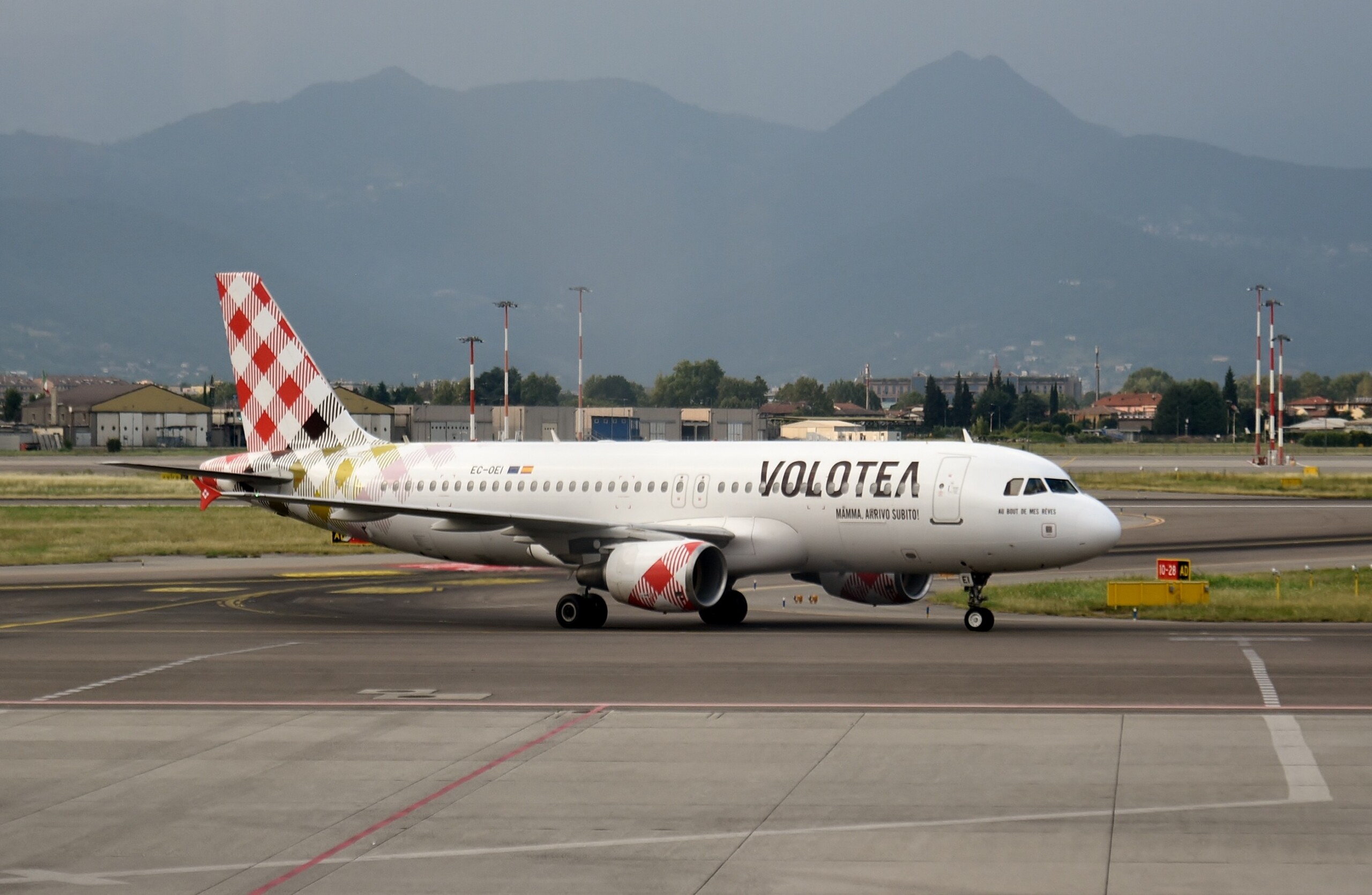 Volotea Seeks Creditor Protection as It Plans to Shrink Fleet by a Quarter